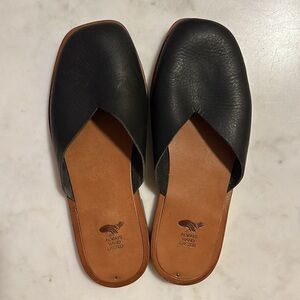 Sevilla Smith Salina in black leather